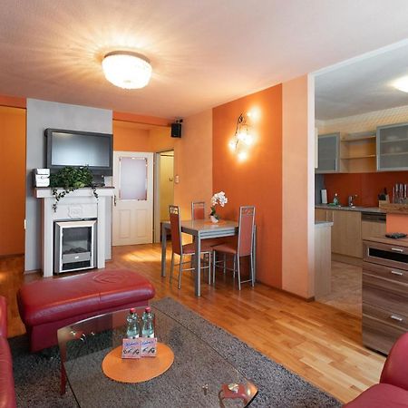 Zentrales Apartment In U-Bahn Naehe & Hauptbahnhof Bécs Kültér fotó
